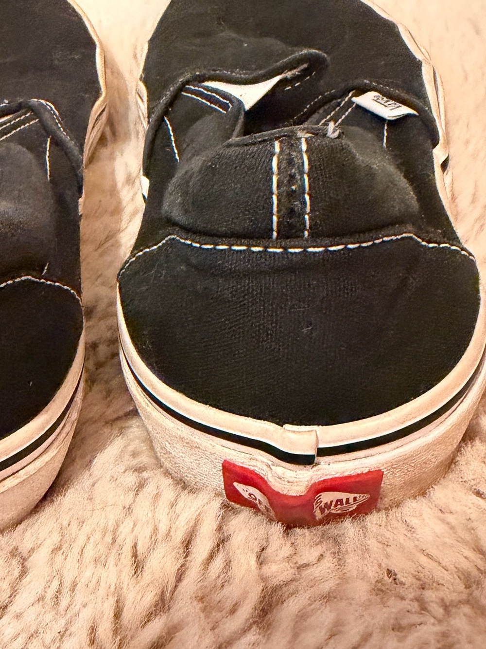 Vans - Picture 3 of 7